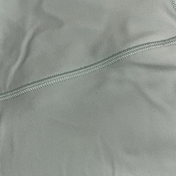 Lululemon tealish leggings size 4 - Picture 2 of 4